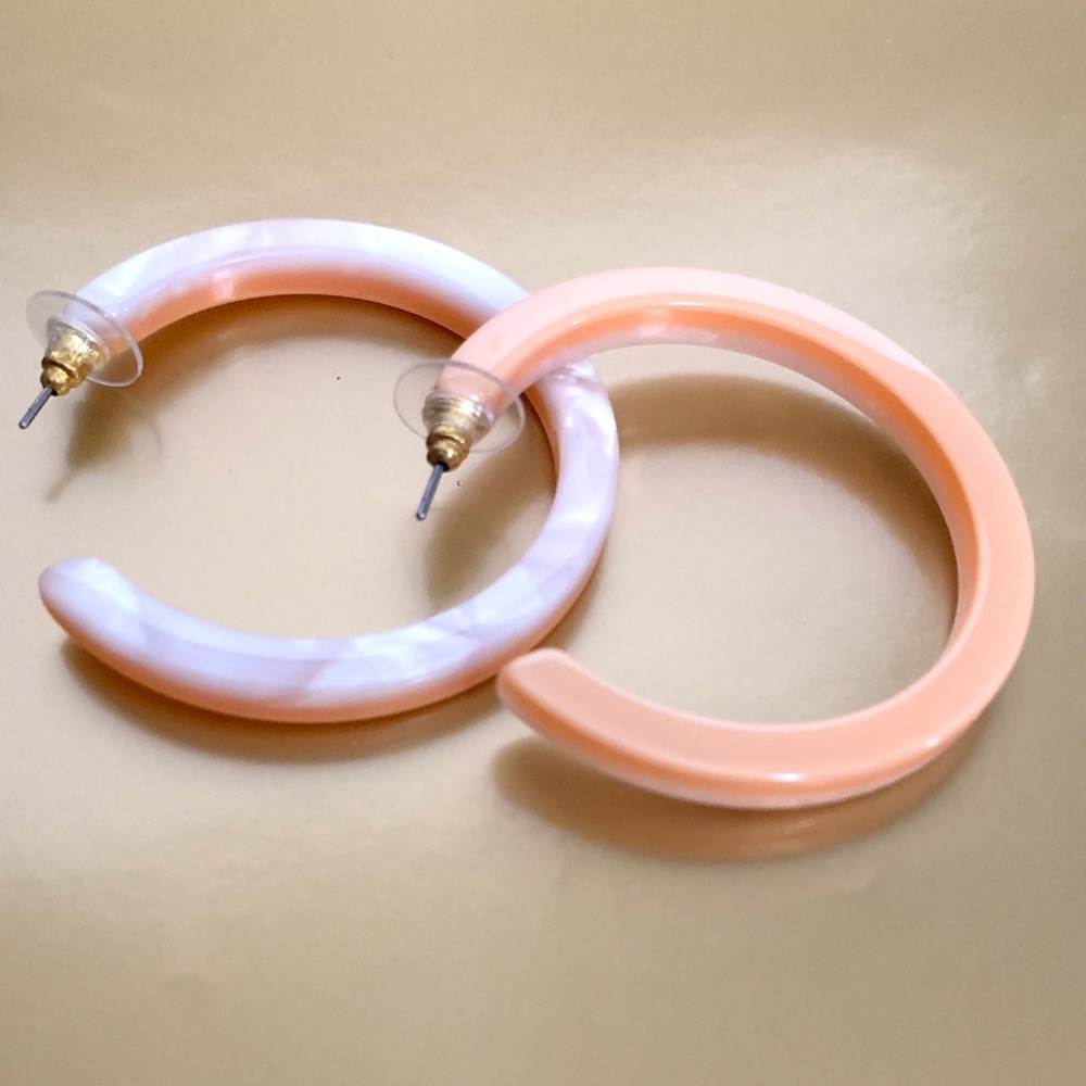 Two Tone Pearlized Peach White Hoops NEW NWT